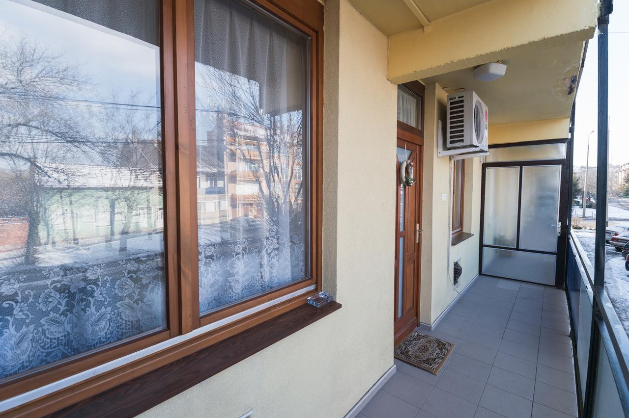 Lujzi apartman Eger Buitenkant foto