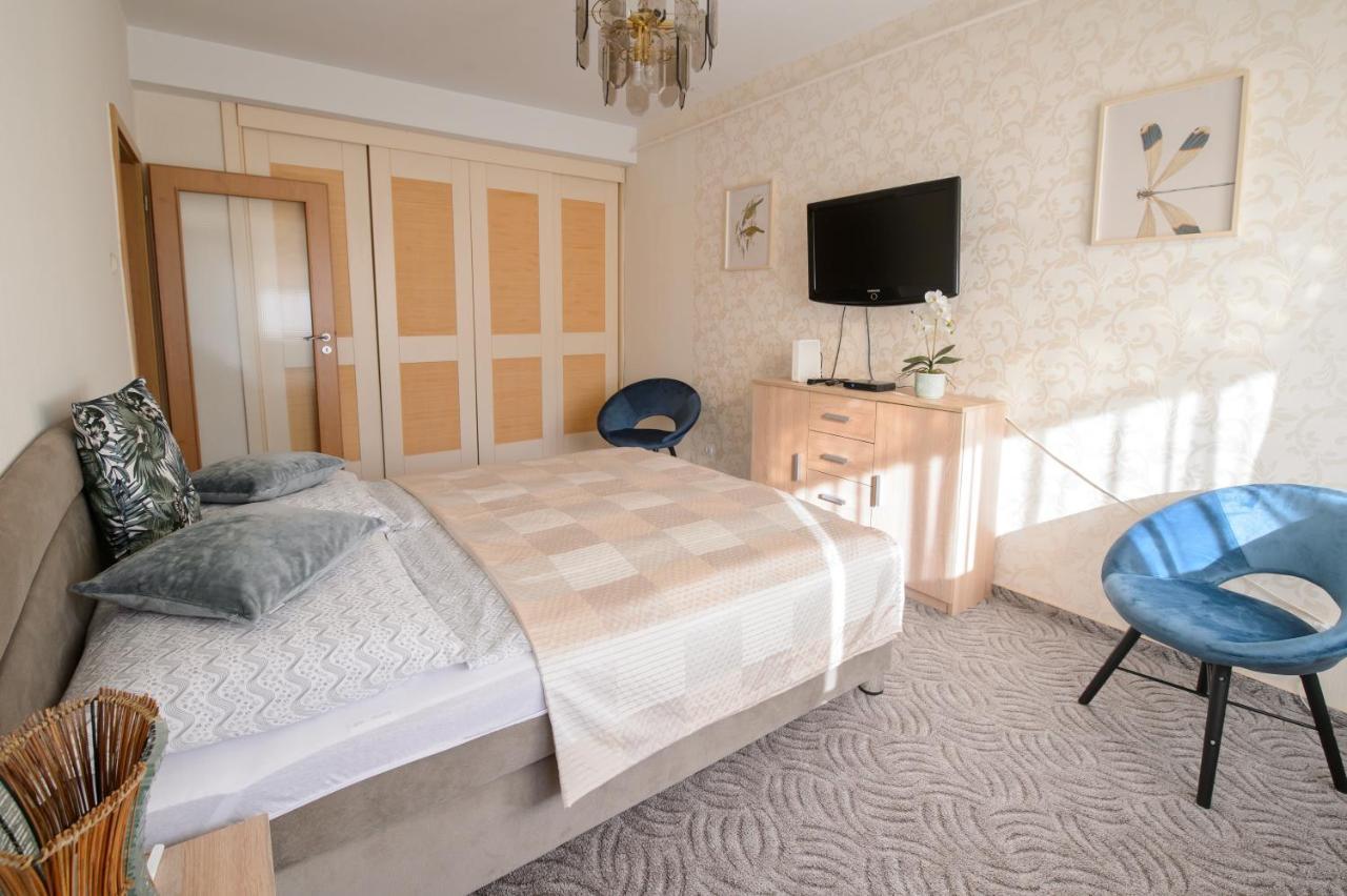 Lujzi apartman Eger Buitenkant foto
