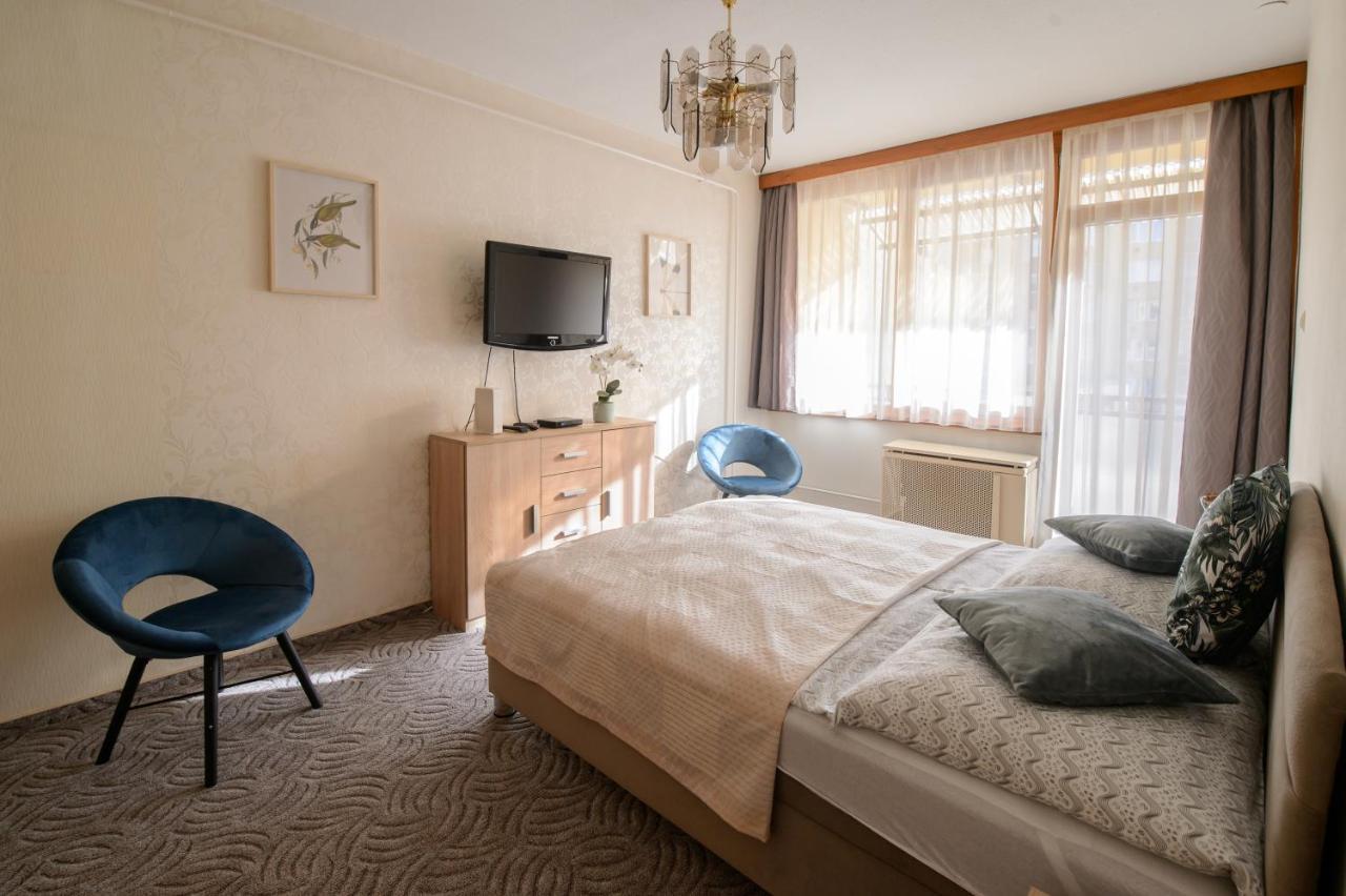 Lujzi apartman Eger Buitenkant foto